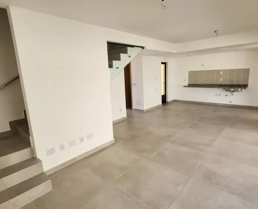 Sobrado Jardins Marselha 202m²