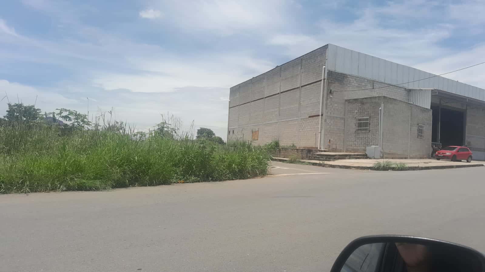 Lote em Aparecida de Goiânia 450m² ( avenida movimentada )