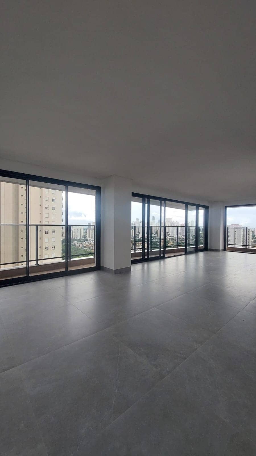 Apartamento com 3 suítes Ares Marista 174m²