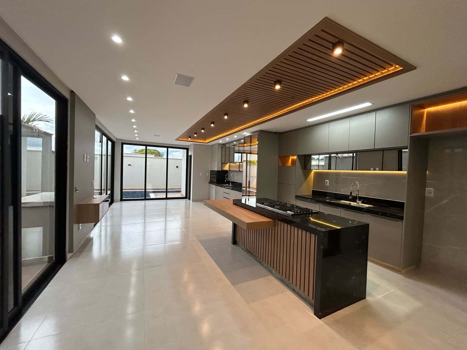 Casa Jardins Nápoles 374M²