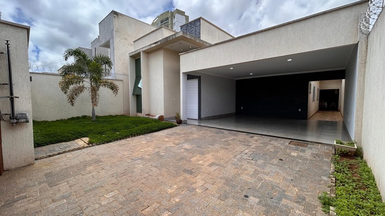 Casa Térrea Goiânia 2 235m²