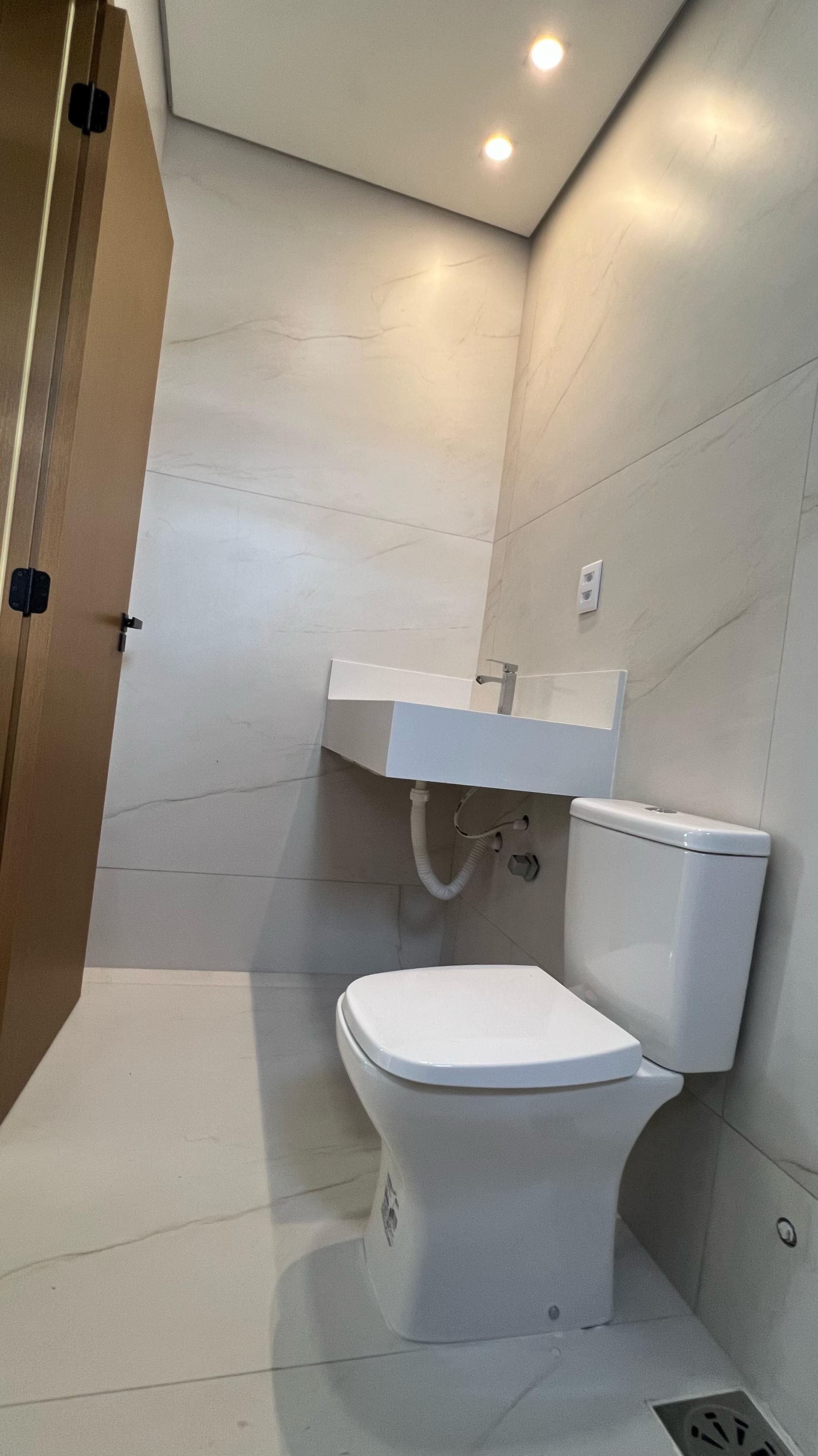 Casa térrea Nova alto padrão no condomínio Parqville Pinheiros