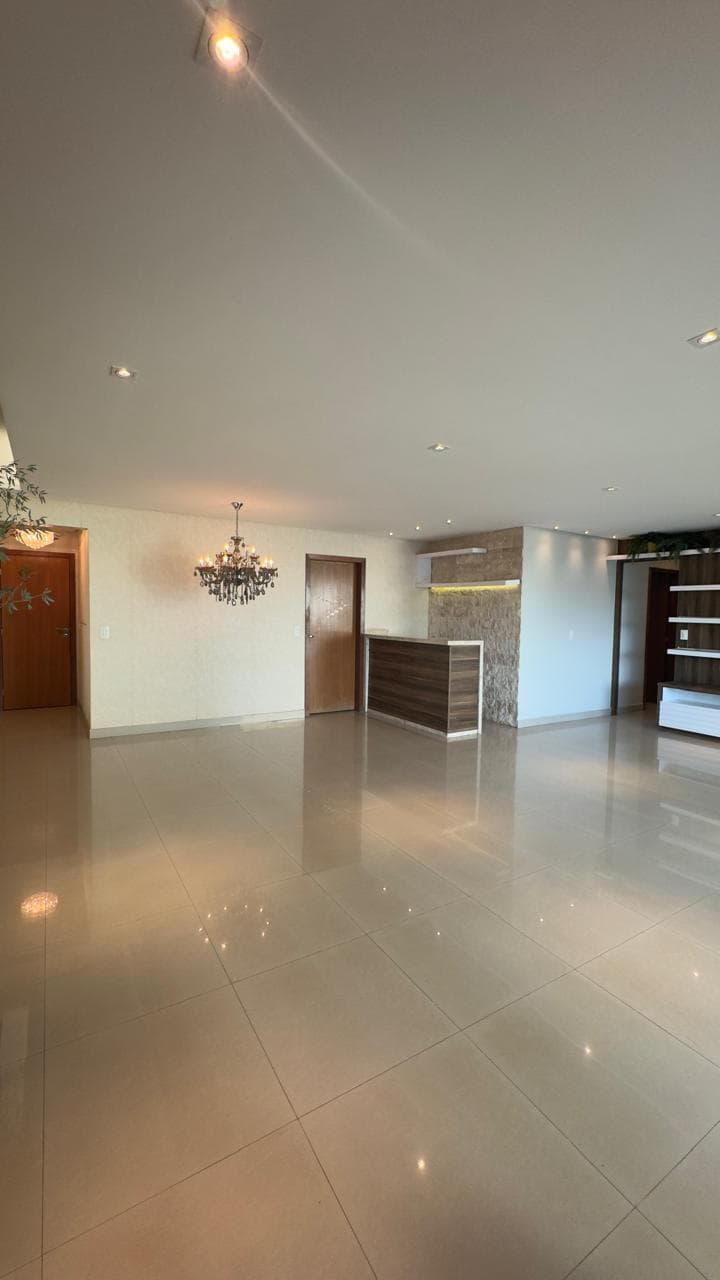 Apartamento de 3 suítes no Jardim Goiás