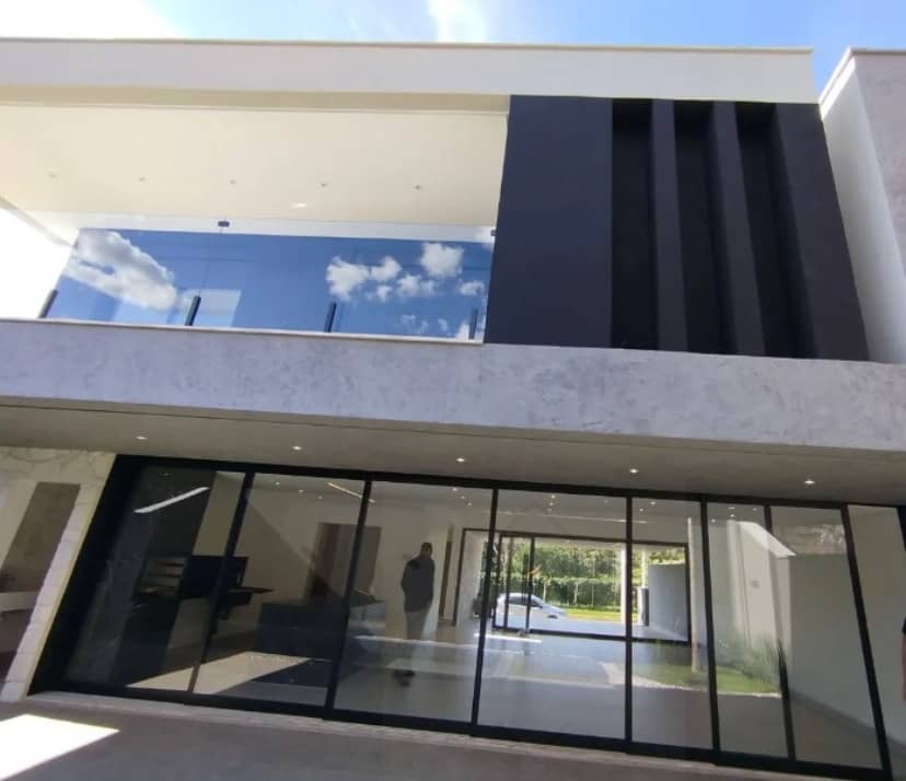 Sobrado Jardins Capri 4 suítes 260m²