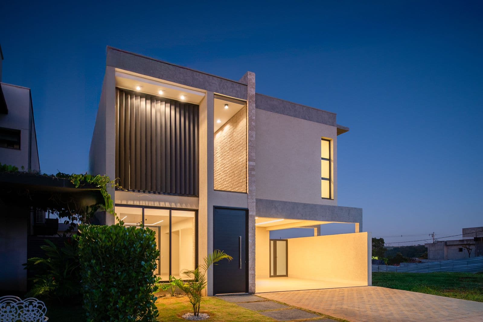 Sobrado Jardins Capri 27m²