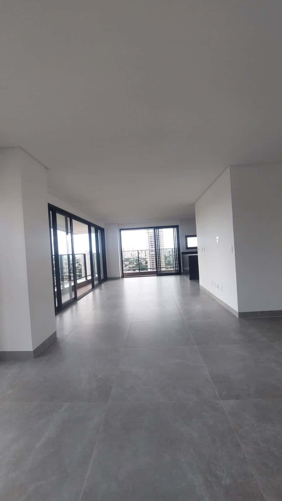 Apartamento com 3 suítes Ares Marista 174m²