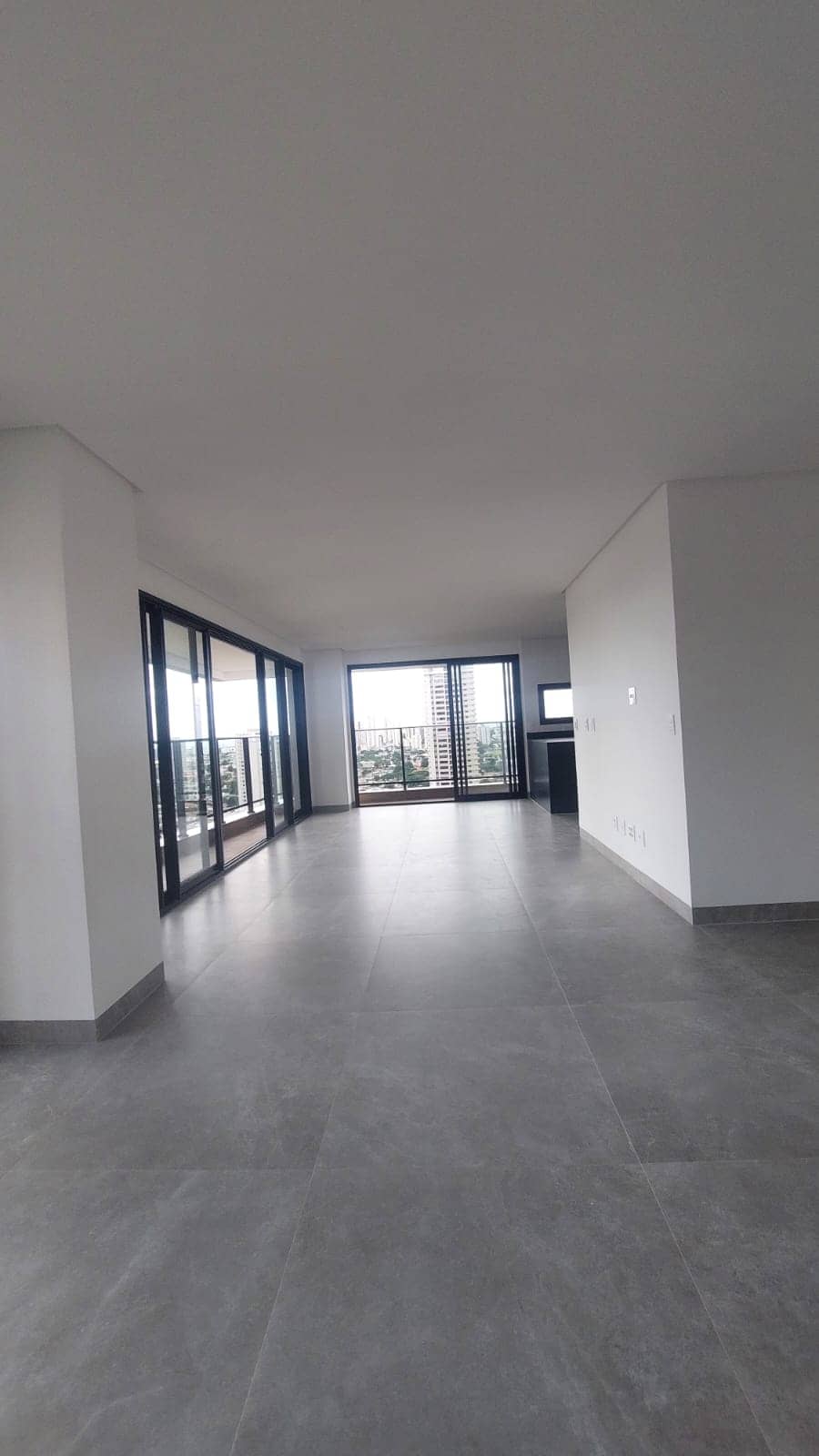 Apartamento com 3 suítes Ares Marista 174m²