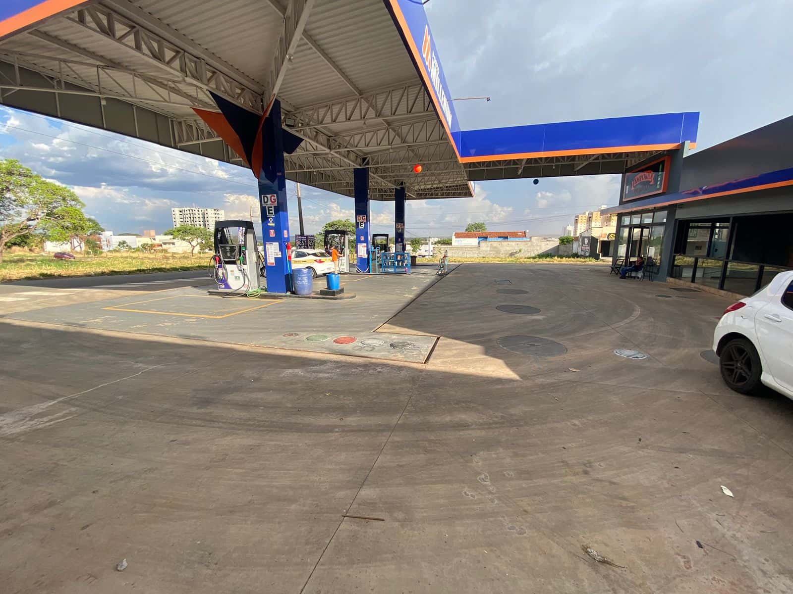 Posto de Combustível Vila São Tomaz 920M²