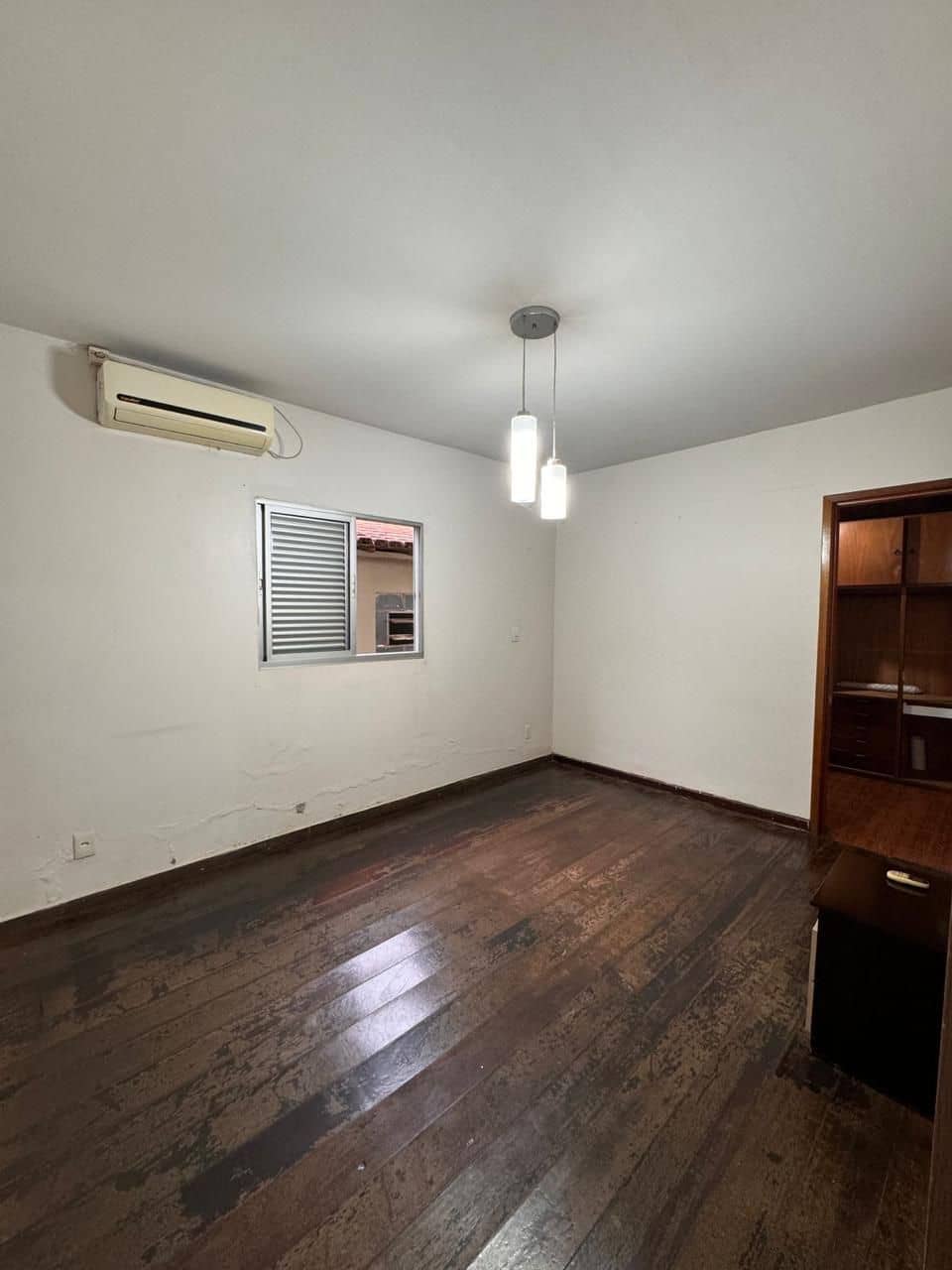 Casa Setor Santa Genoveva 240m²