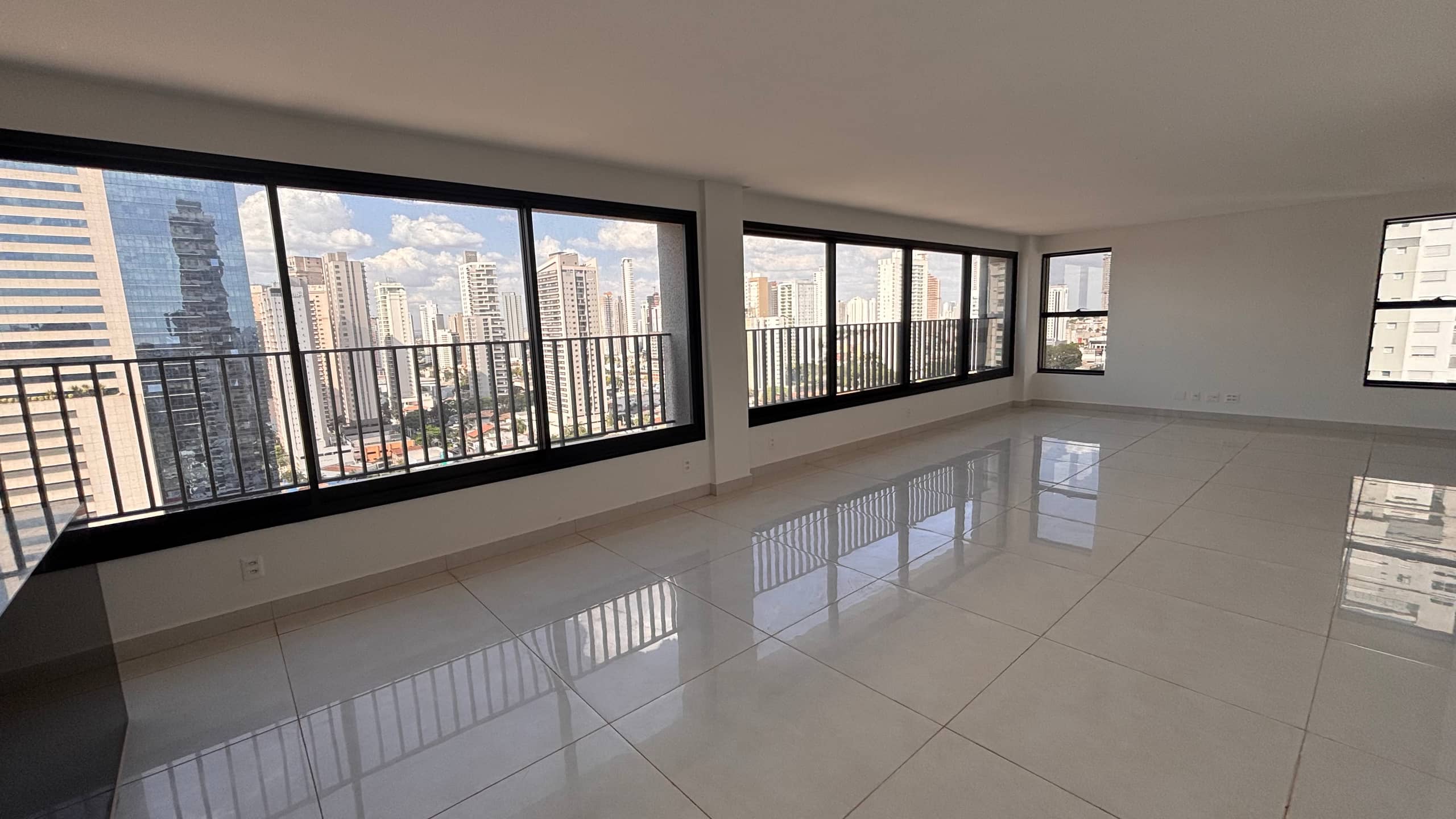 Penthouse Cristal Tower 202m²