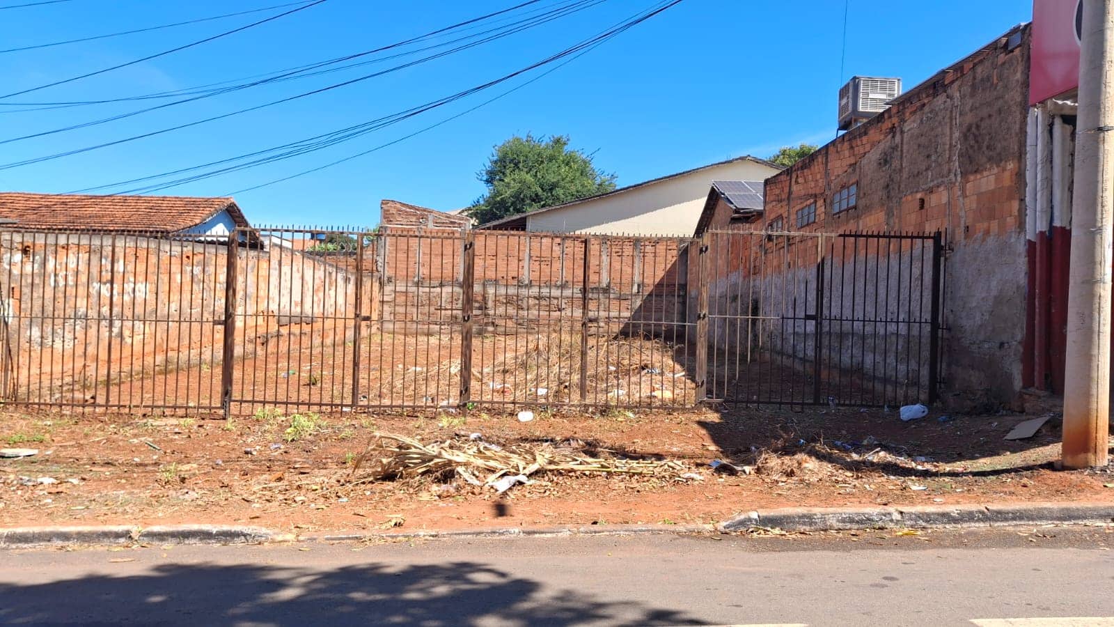 Lote região leste - 376m²
