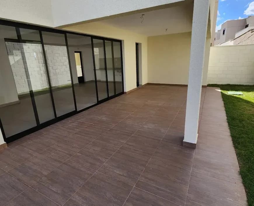Sobrado Jardins Marselha 202m²