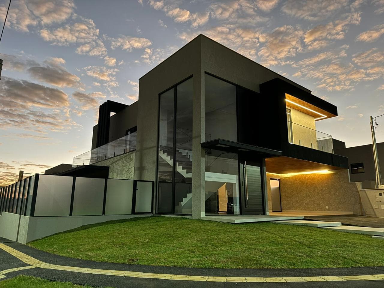 Sobrado Jardins Capri 371m²