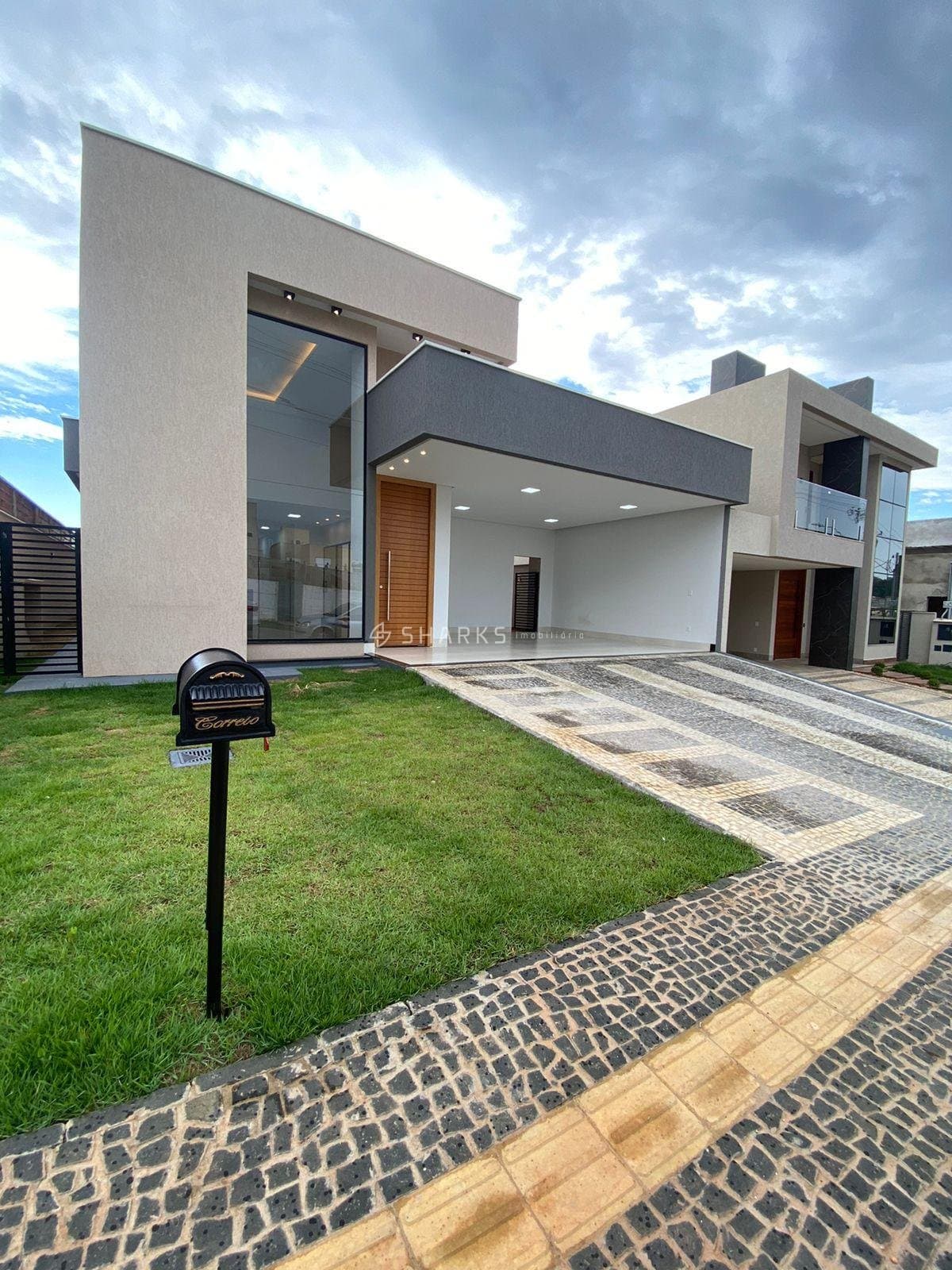 Casa Cond. Jardins Bolonha 300m²