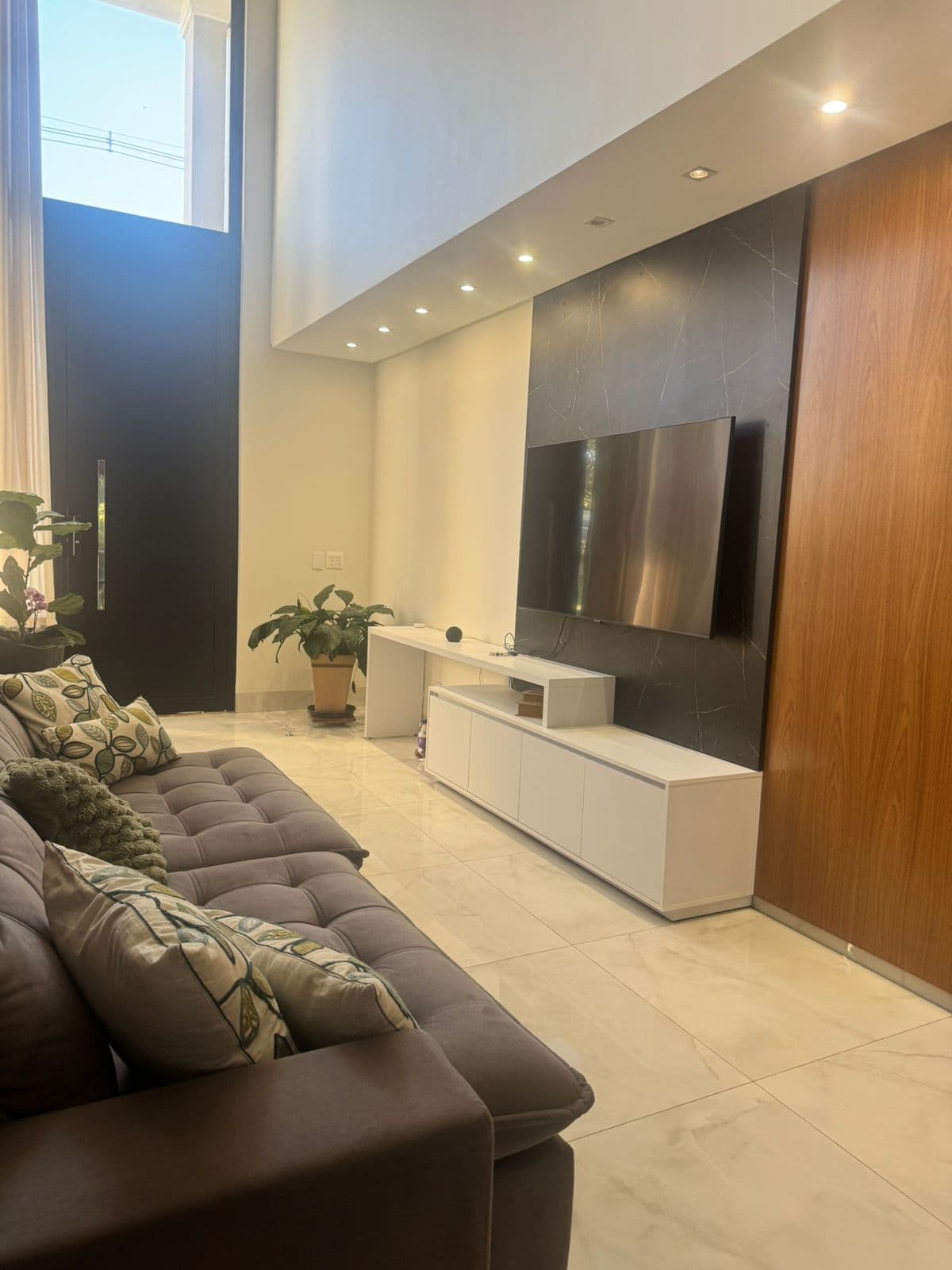 Sobrado condomínio Parquevile - Aparecida de Goiânia 274m²