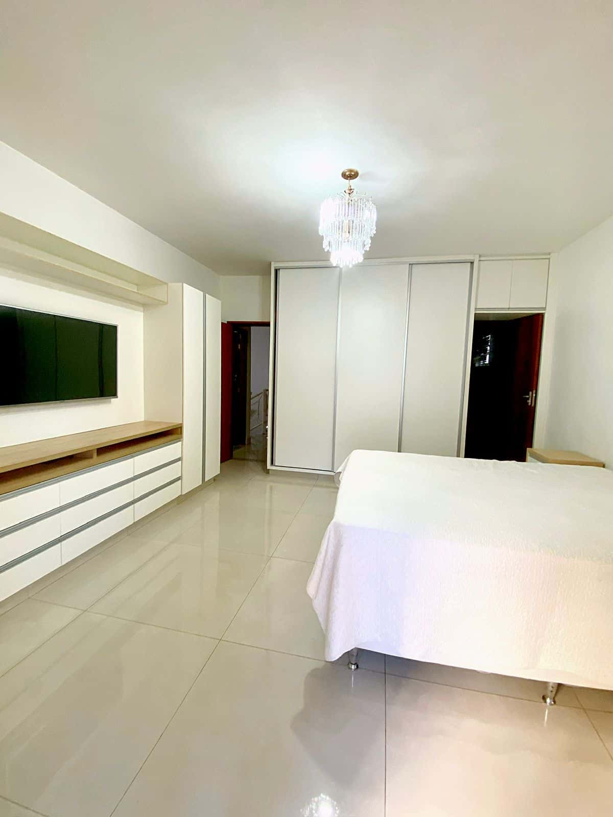 Sobrado Alto Padrão - Nova Suíça 394m²