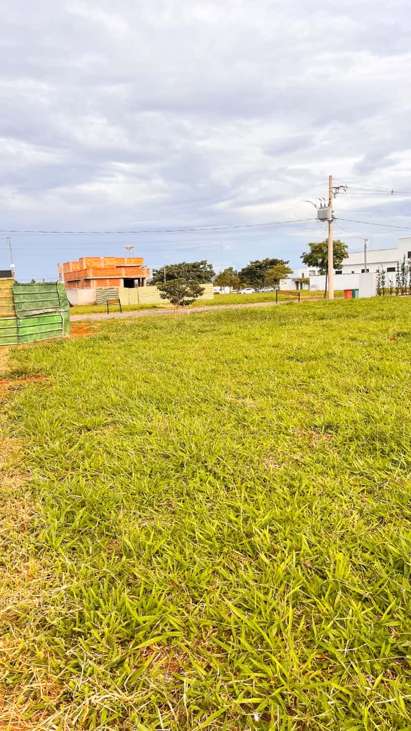 Lote 372m² plano no Terras Alpha I – perto da portaria