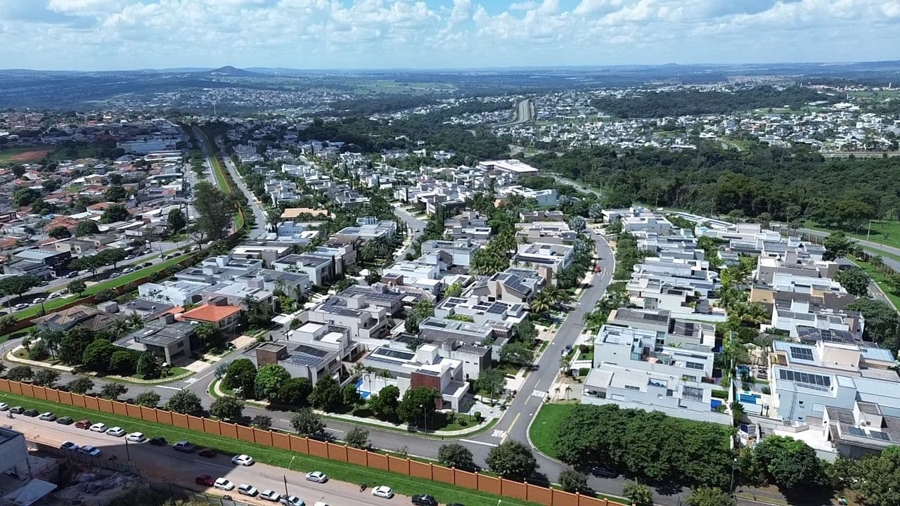 Lote de Esquina no Alphaville Araguaia - 549m²