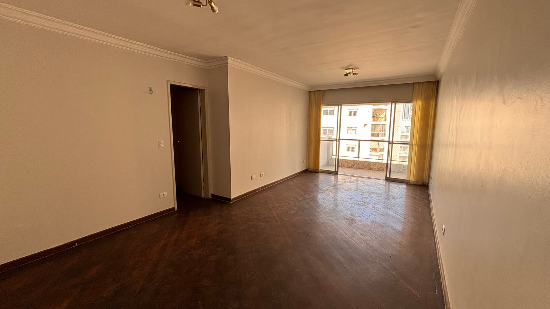 Apartamento 3/4 com suíte e closet Setor Oeste