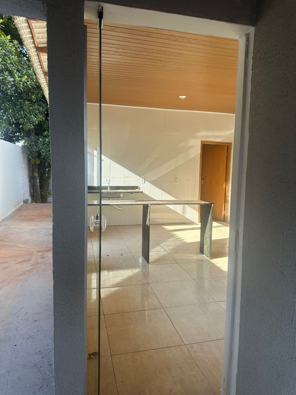 IMPERDÍVEL Casa 2 Quartos (1 suíte), Financiável, Próximo a Goiânia