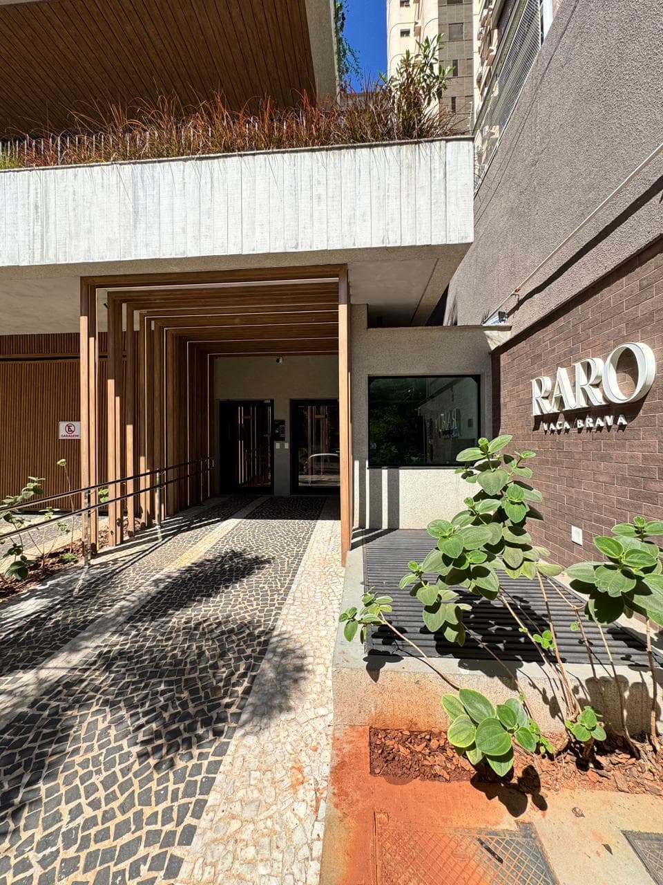 Apartamento na orla do Vaca Brava - Raro Vaca Brava - 306m²