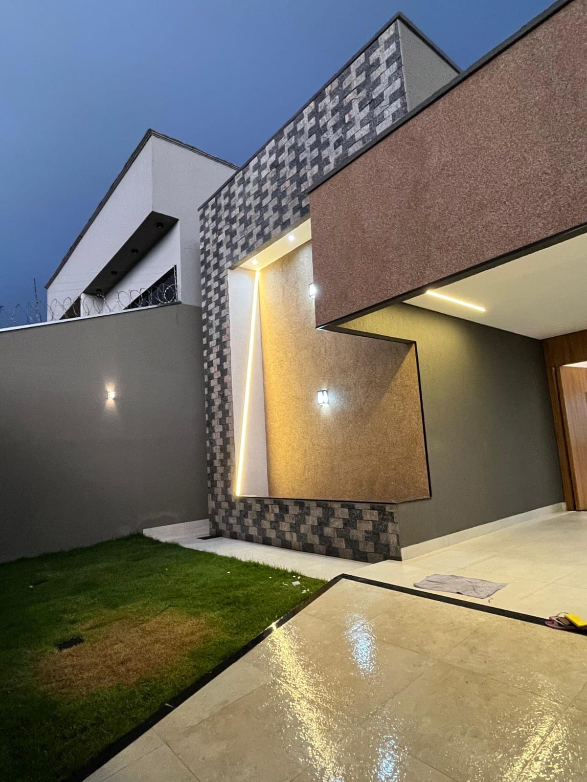 Casa no setor jardim gramado 4Q com piscina
