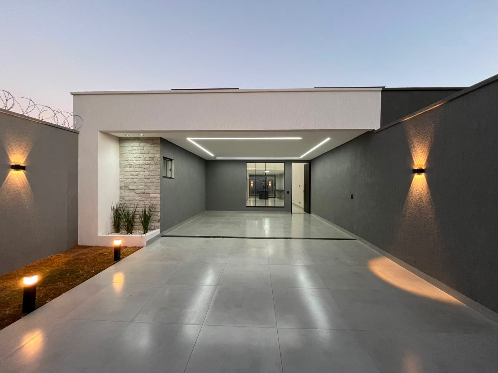 Linda Casa Nova três suites plenas João Braz com piscina aquecida e cascata e espaço gourmet pronta pra morar