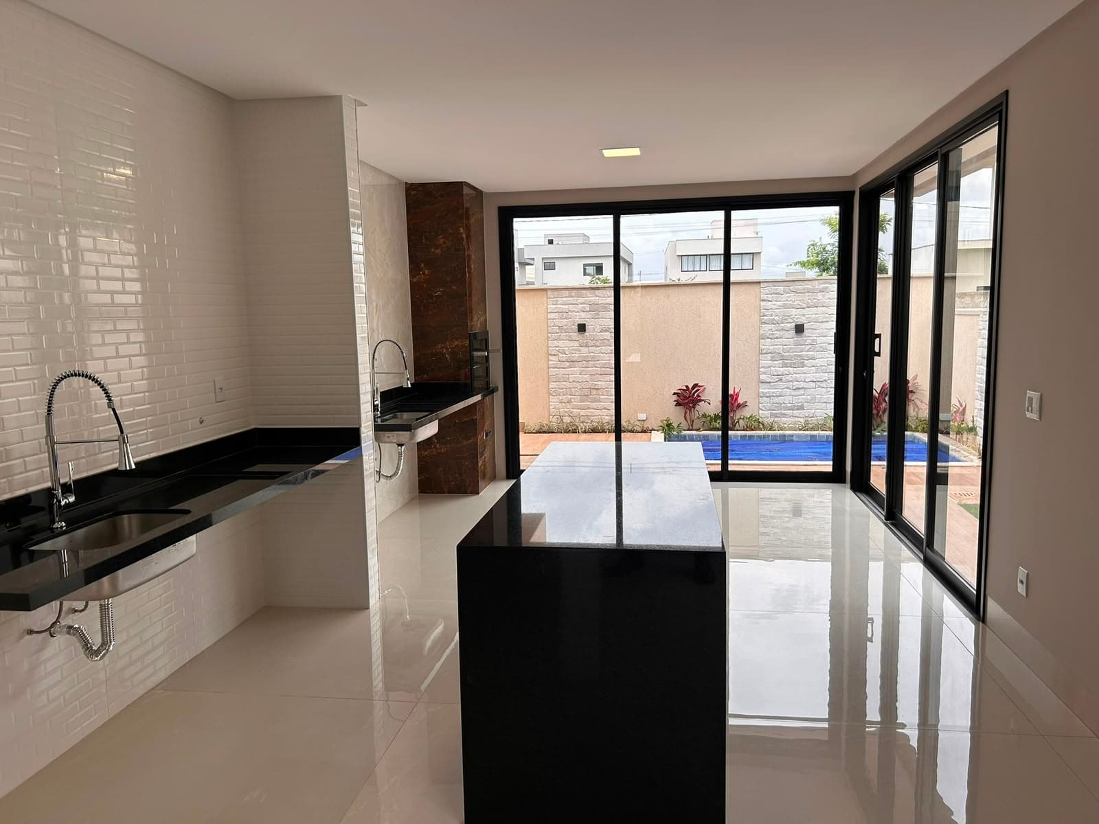 Casa Térrea 3 suites - Parqville Jacarandá 156m²