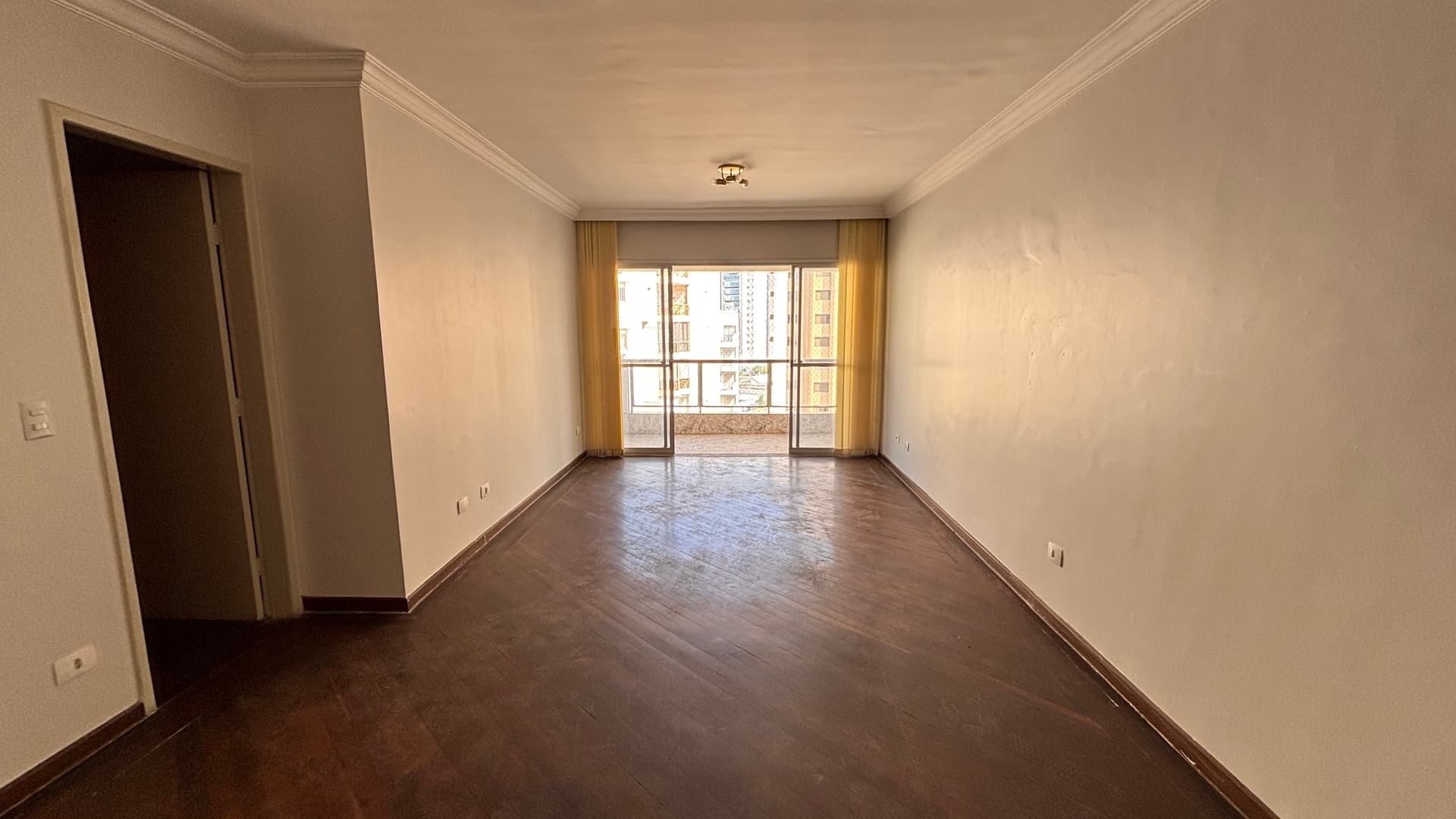 Apartamento 3/4 com suíte e closet Setor Oeste