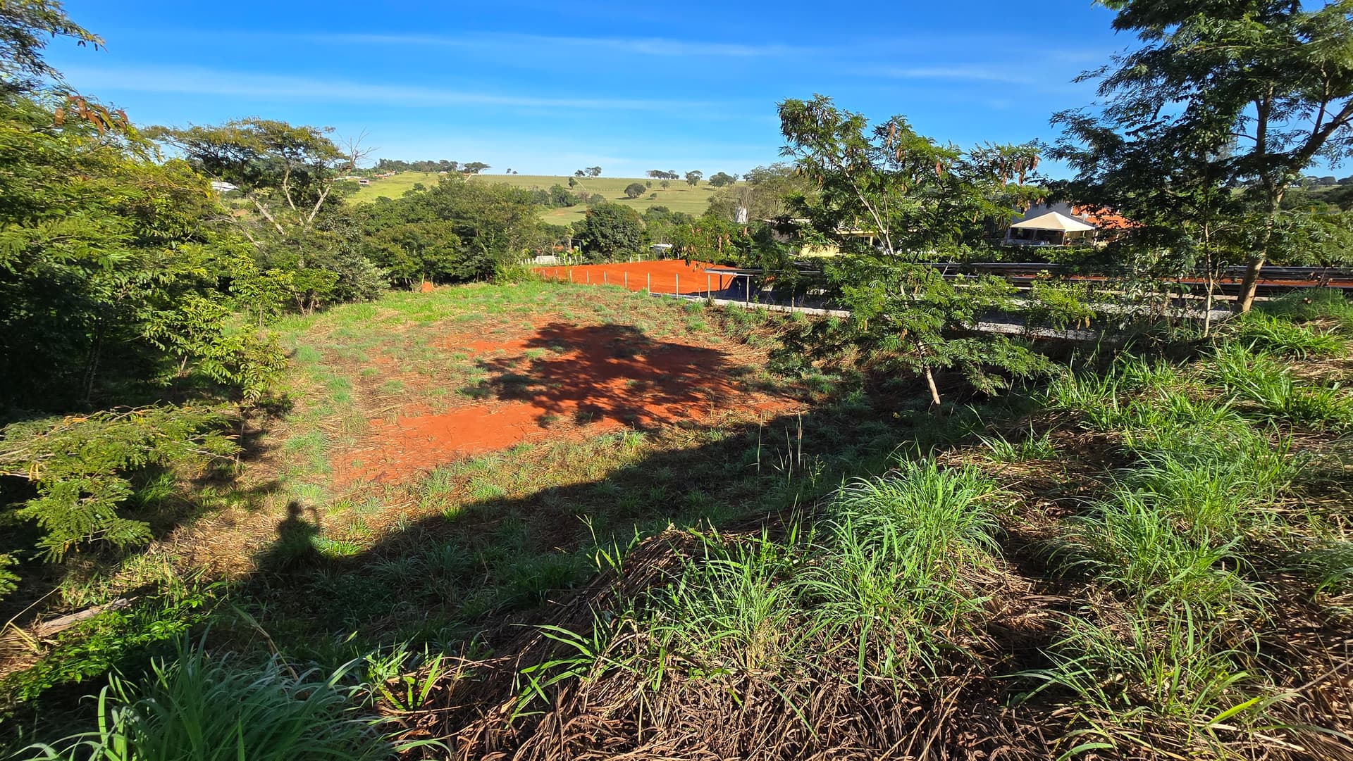 Chácara de lazer 2.000m² | 4km de Santo Antônio de Goiás
