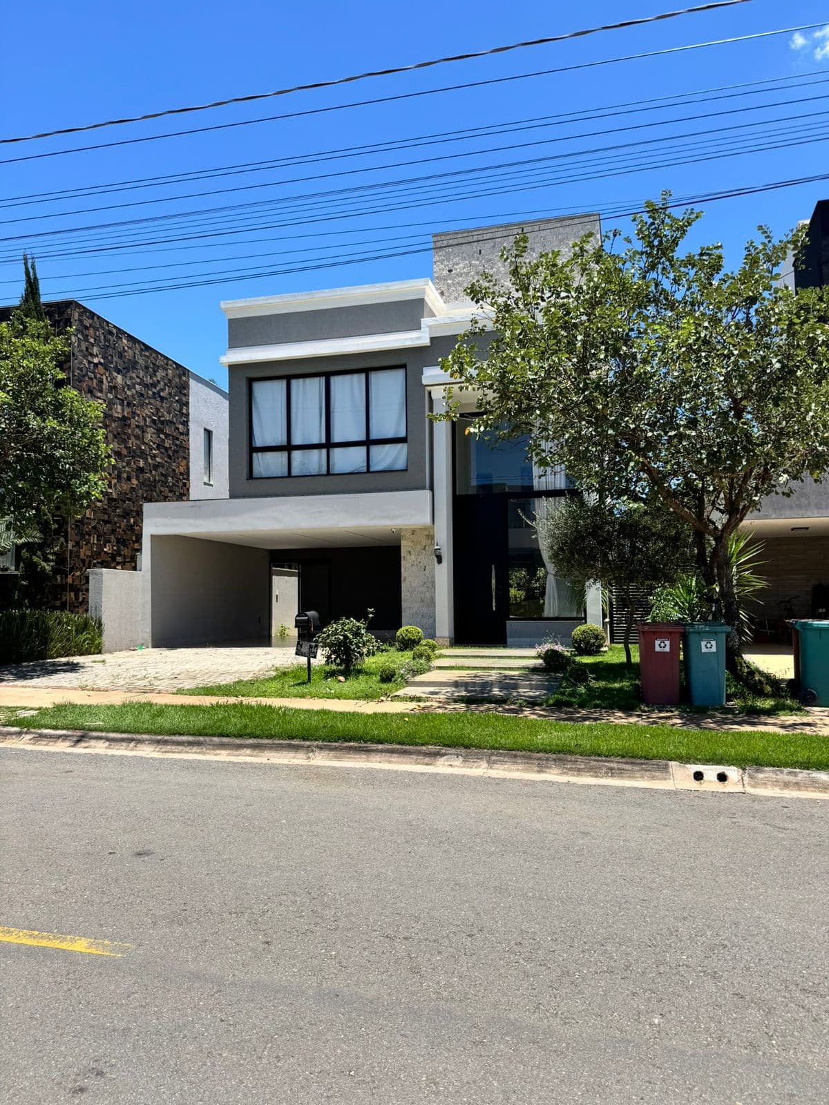 Sobrado condomínio Parquevile - Aparecida de Goiânia 274m²