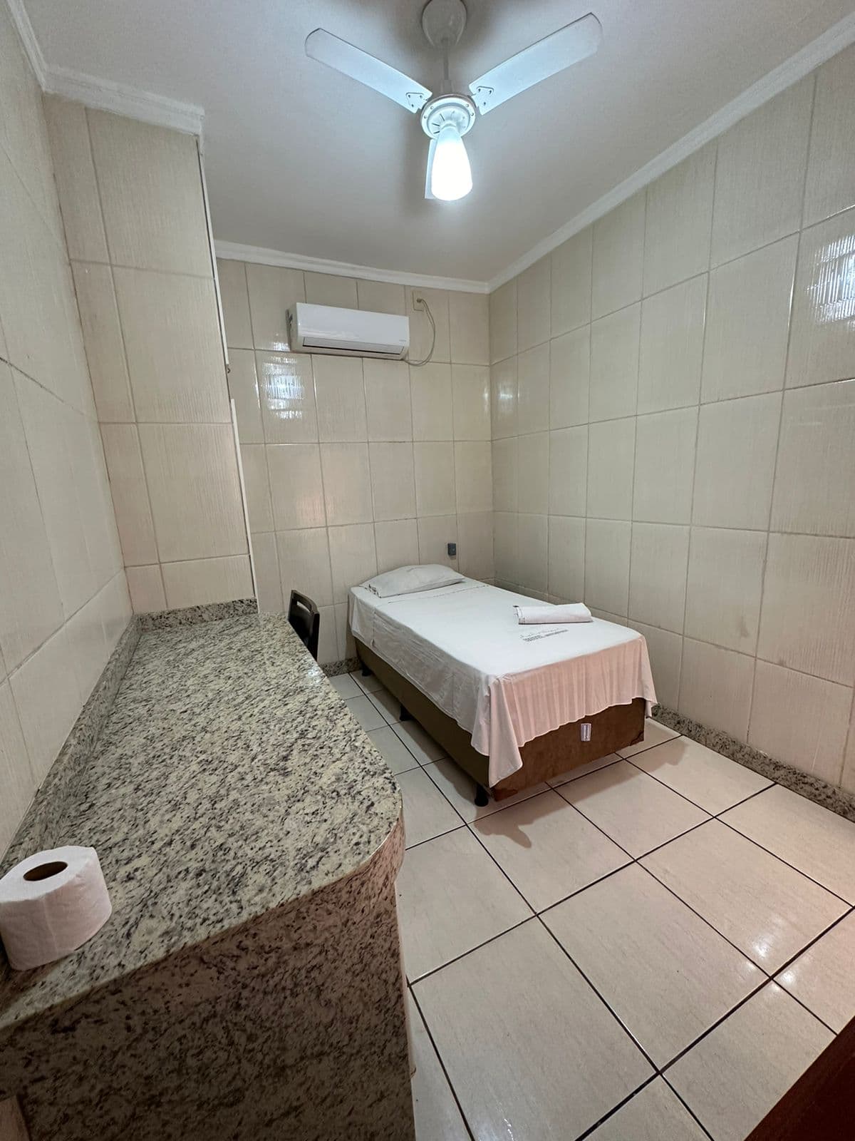 Hotel a venda no setor universitário divisa com setor central Funcionando oportunidade