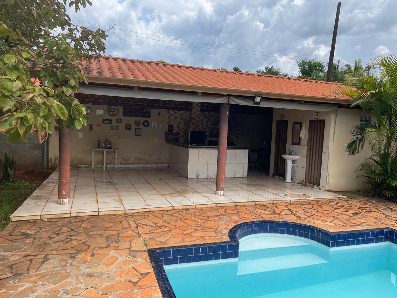 Casa Com 100 m² em Terreno de 2.223,95 m² Setor Privê Residencial Elza Fronza