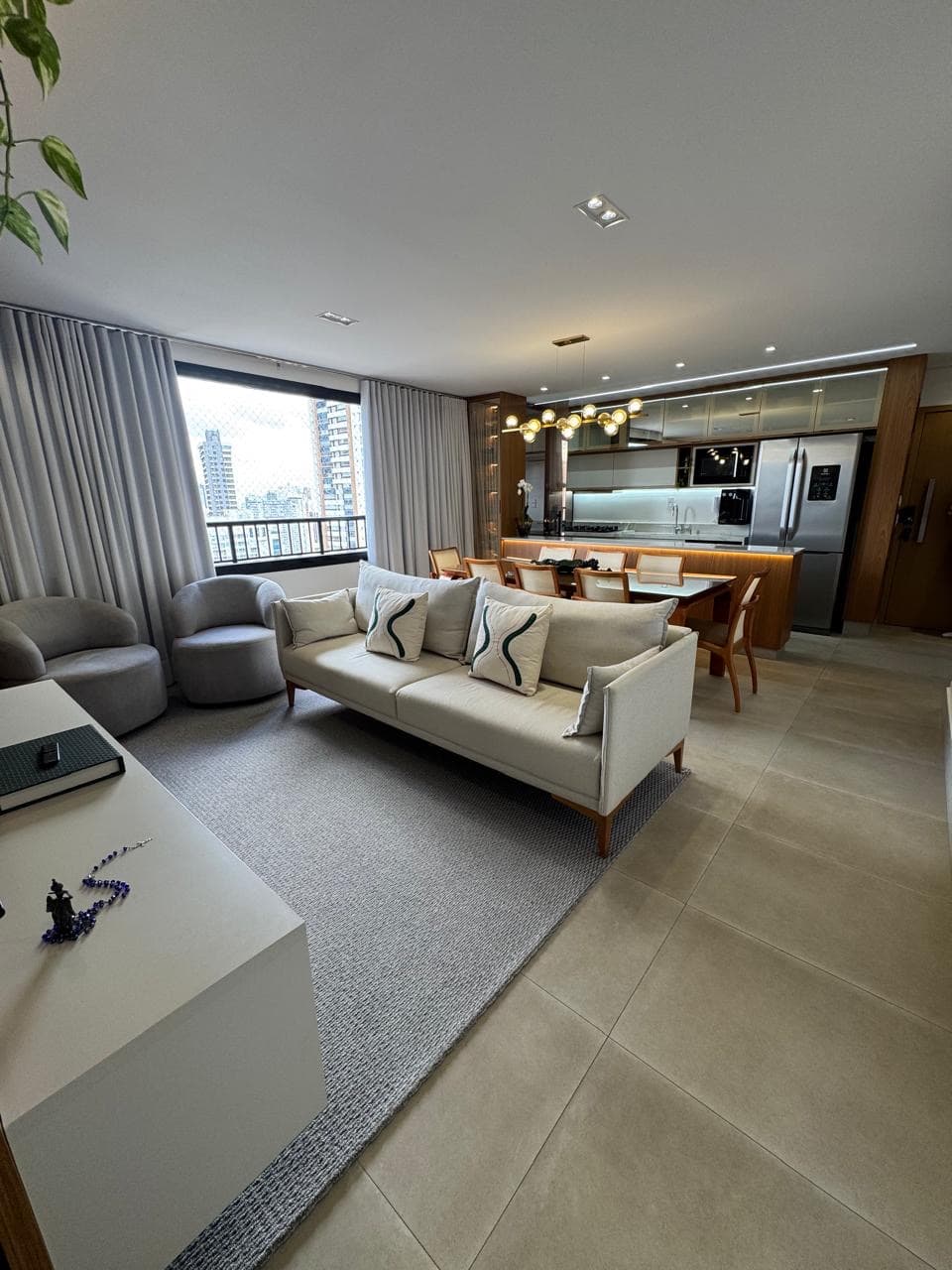 Apartamento 3 suítes plenas St Bueno