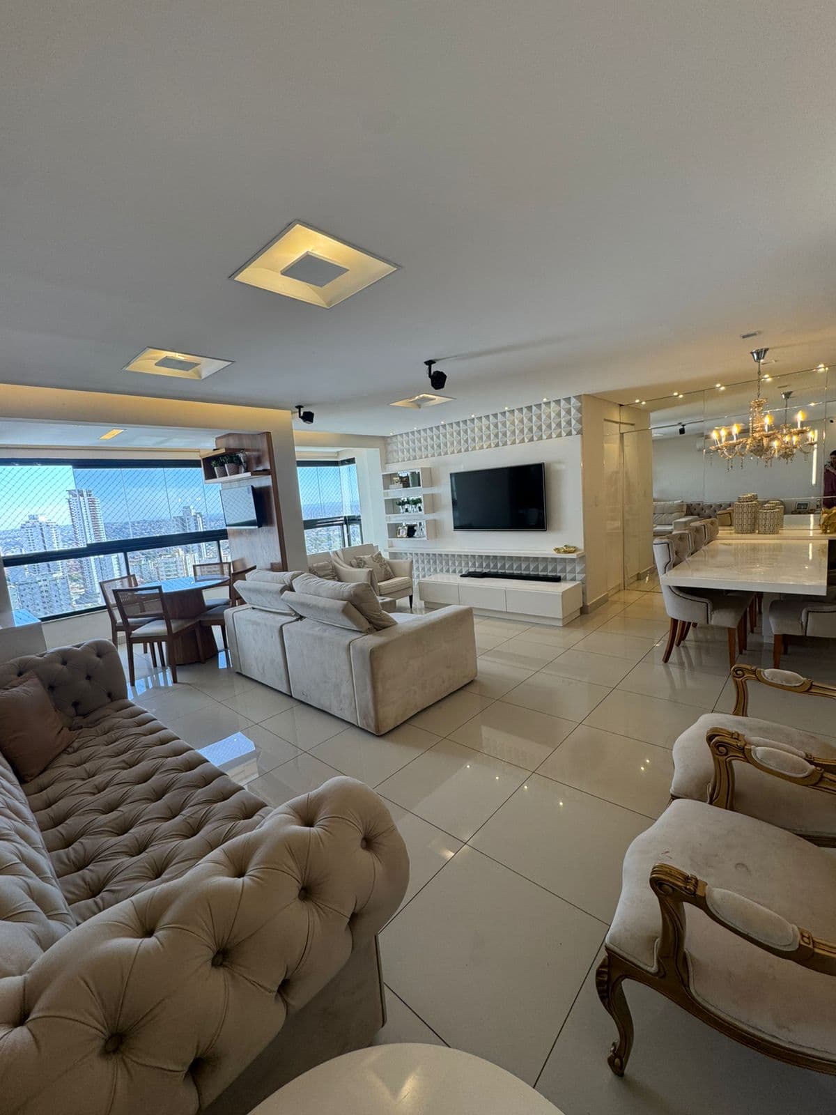 Apartamento 3 suites Mobiliado Setor Oeste