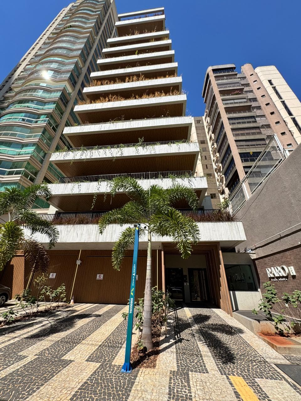 Apartamento na orla do Vaca Brava - Raro Vaca Brava - 306m²