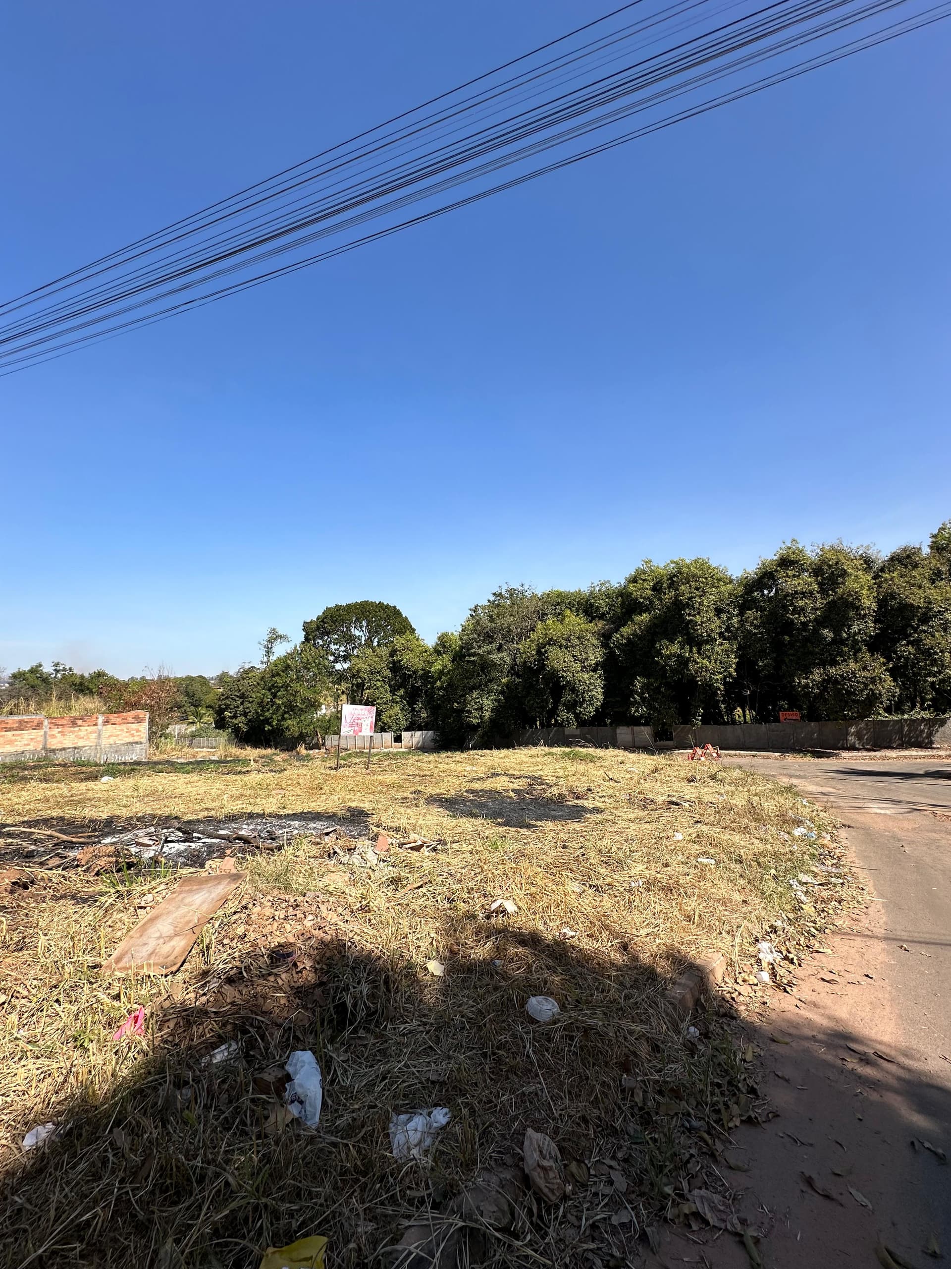 Lote 539 metros na vila maria excelente para galpão cabeça de quadra a poucos metros da Br-153