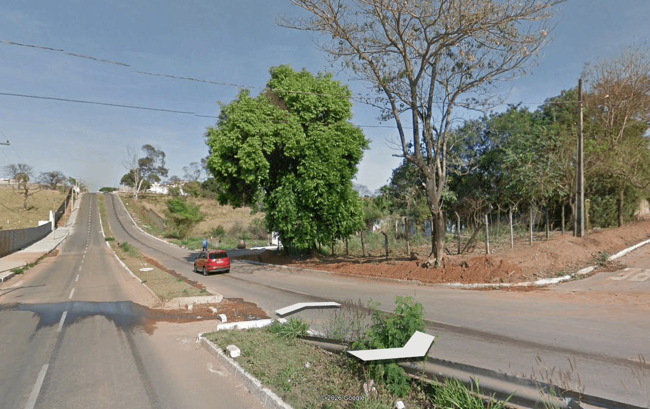 Dois Lotes vizinhos somando 905 metros cabeça de quadra na vila maria a poucos metros da Br-153