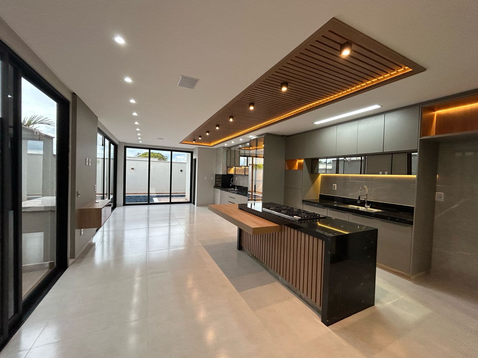 Casa Jardins Nápoles 210m²