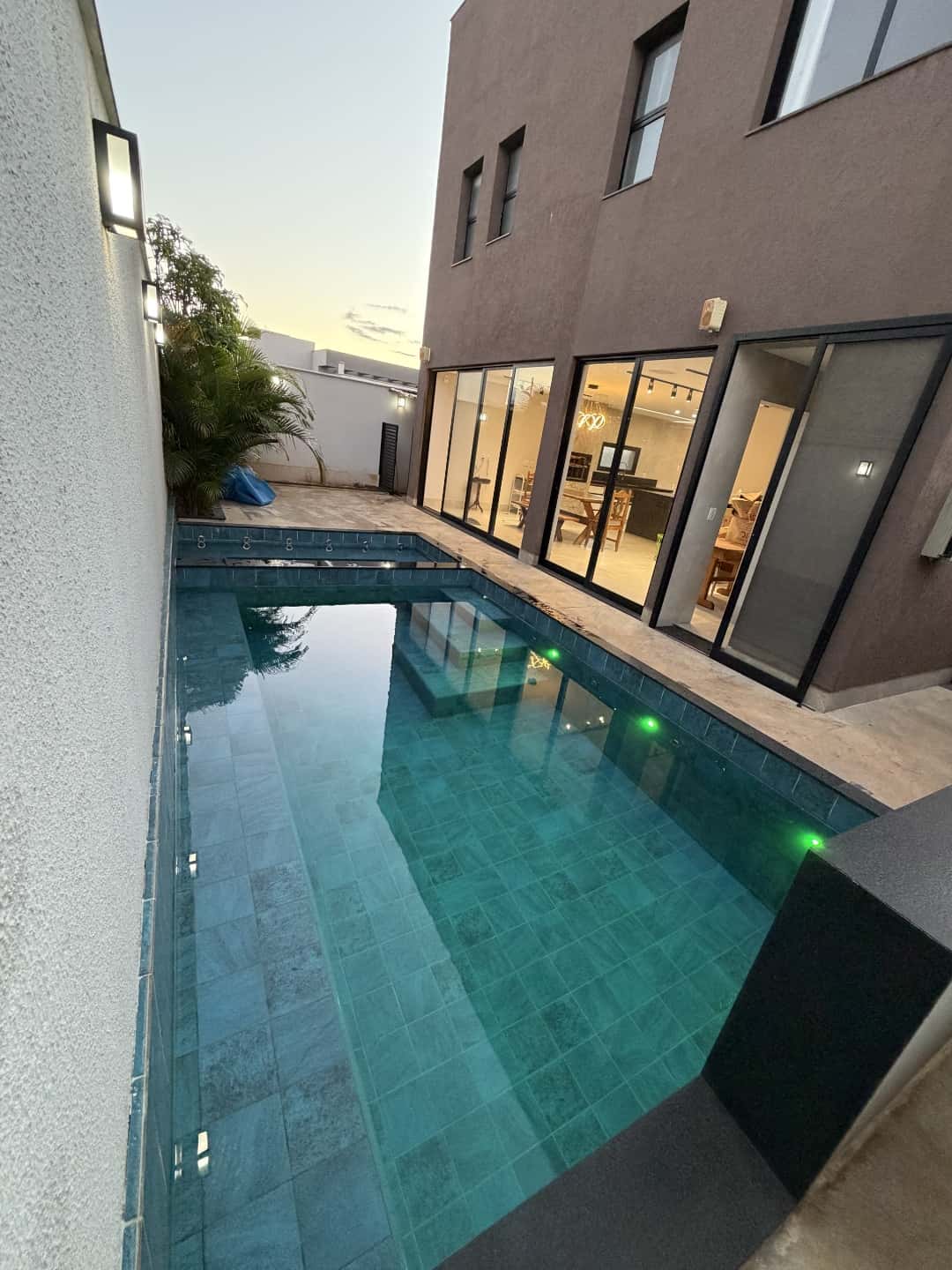 Sobrado Jardins Porto Senador Canedo - 233m²