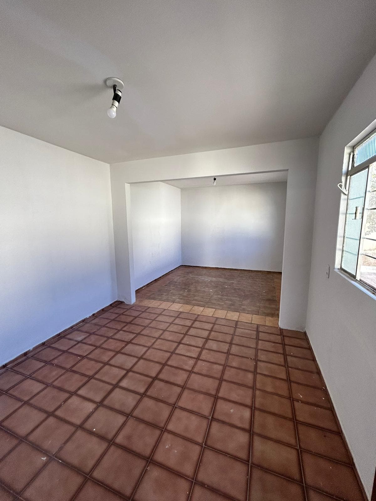 CASA Á VENDA NO JUNDIAÍ - 3 QUARTOS 417m DE TERRENO