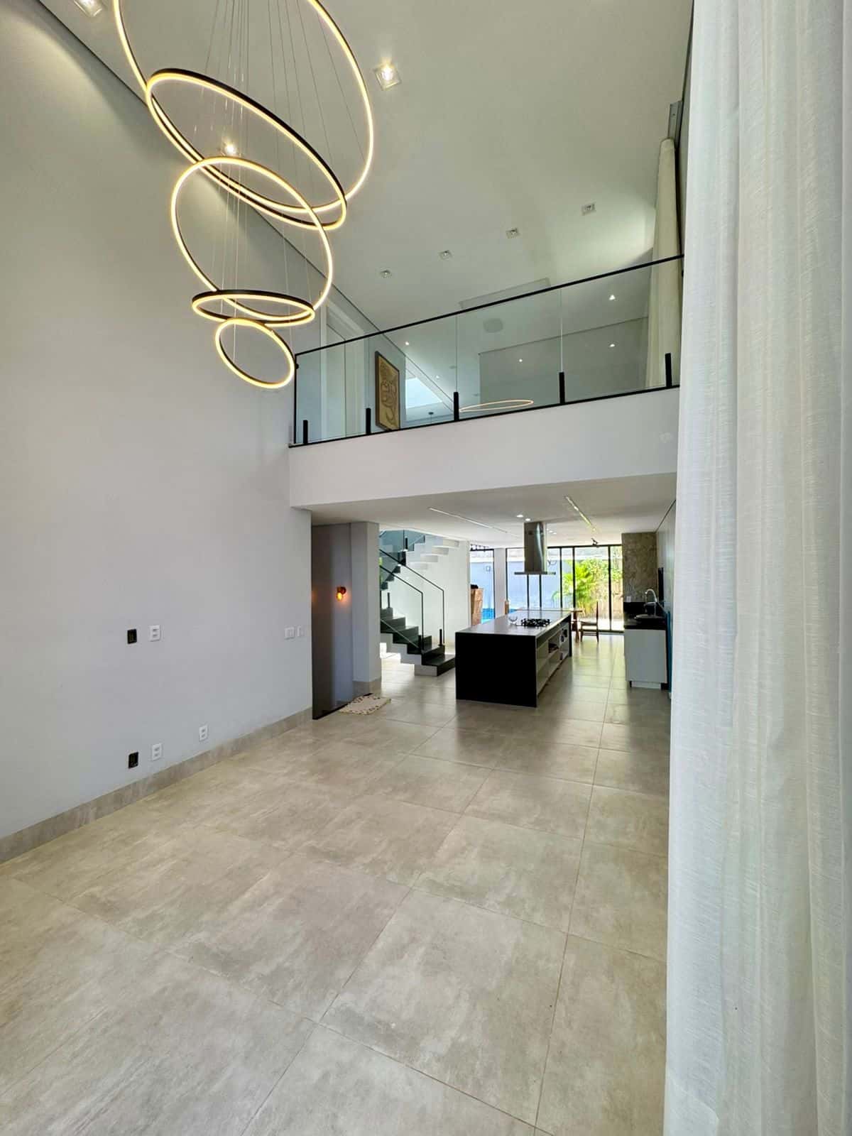 Sobrado Jardins Porto Senador Canedo - 233m²