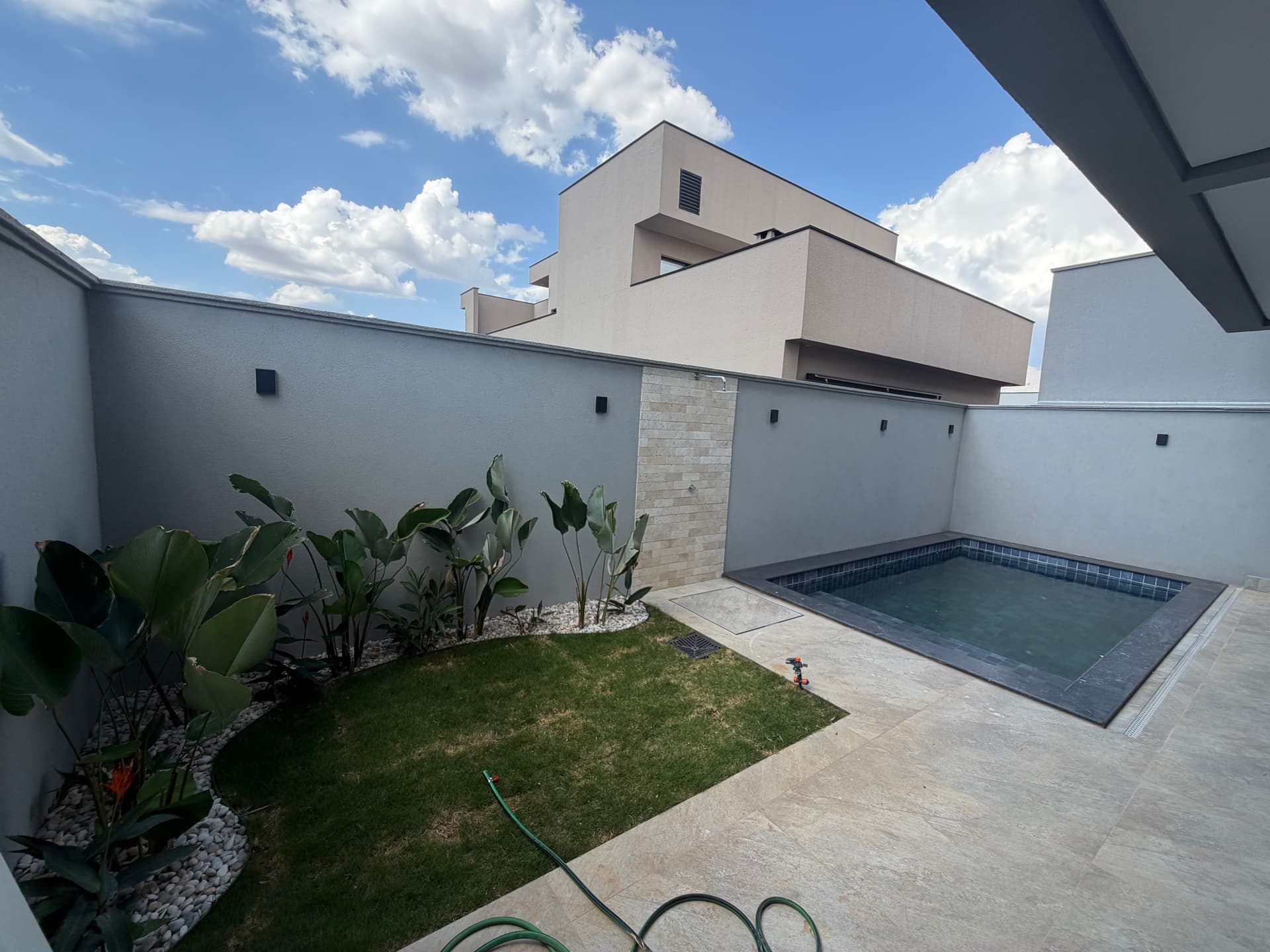 Sobrado jardins Versalhes
