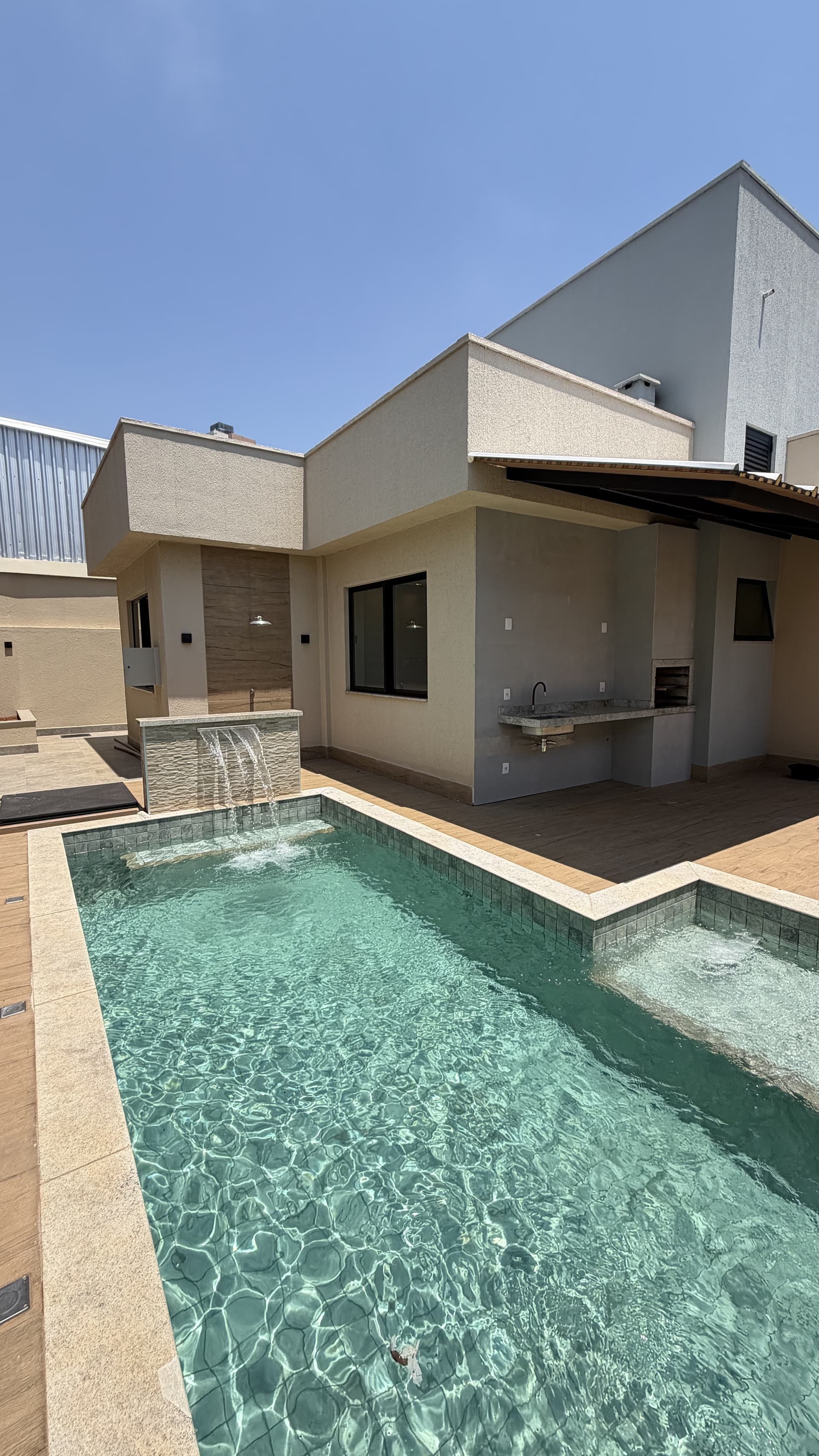 Linda Casa três quartos com piscina no parque amazonas fino acabamento com qualidade e sofisticação