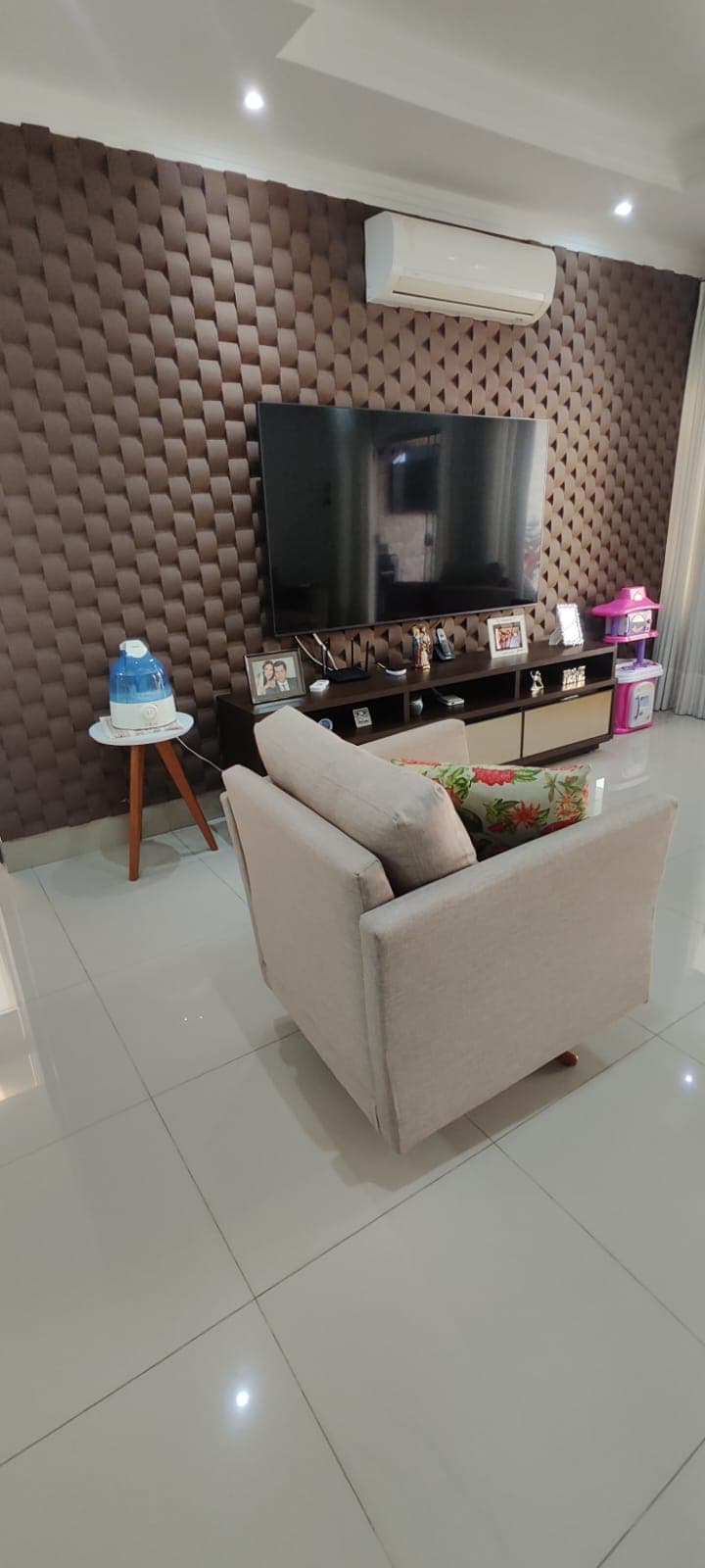Sobrado 3 suítes com piscina , espaço gourmet e salas comerciais separados do imovel principal fino acabamento