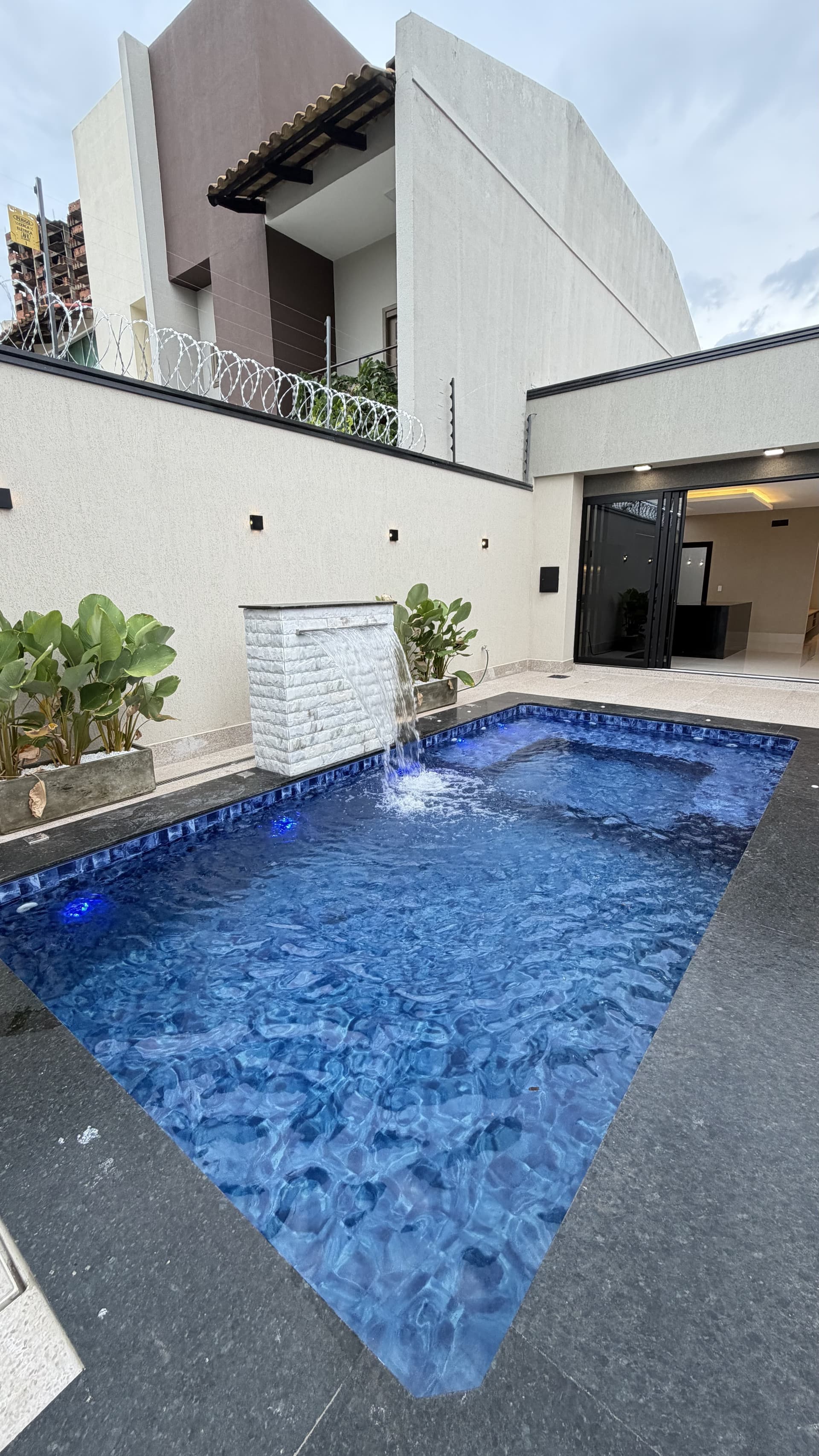 Linda Casa com quatro quartos piscina nova localização estratégica no Parque Amazonas