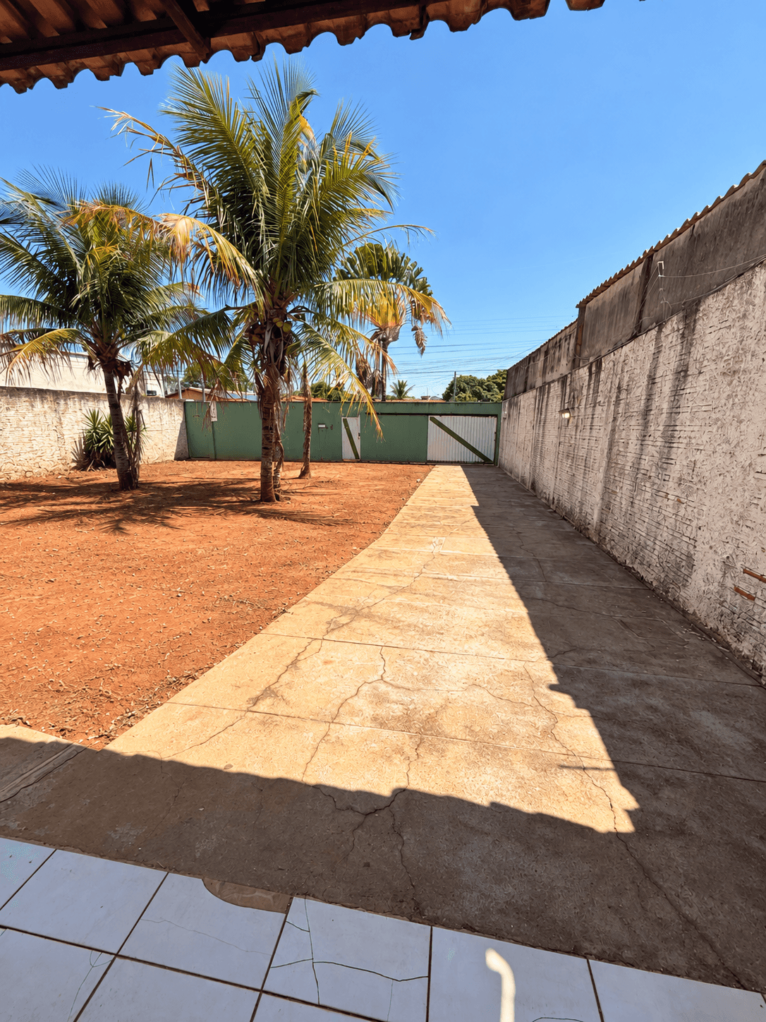 CASA 2 QUARTOS NA VILA ALZIRA