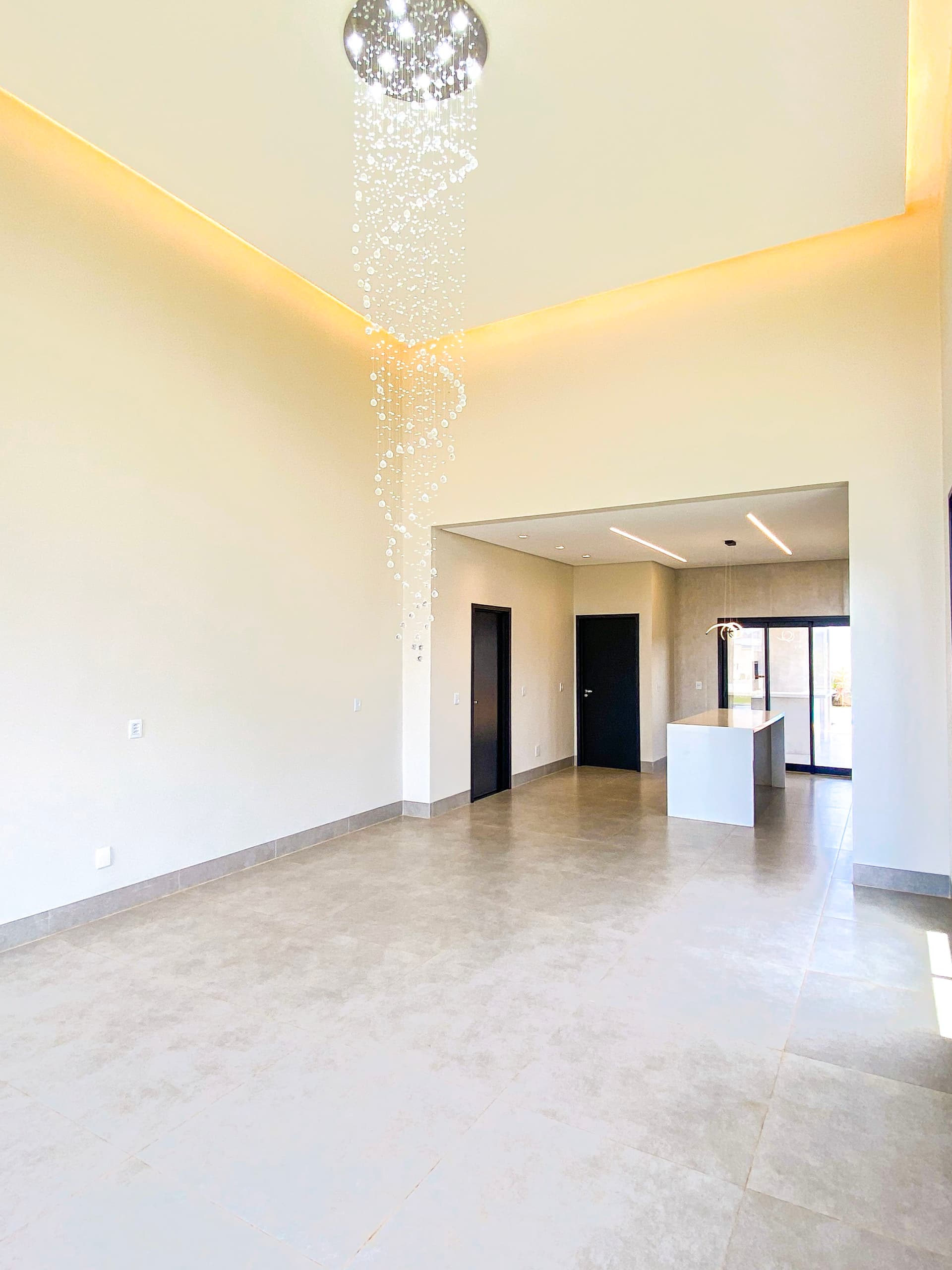 Casa de Alto Padrão no Alphaville 180,70m² - Senador Canedo