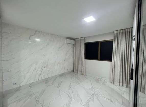 Cobertura de 244 metros reformada com piscina privativa no Nova suiça ao lado do Bueno