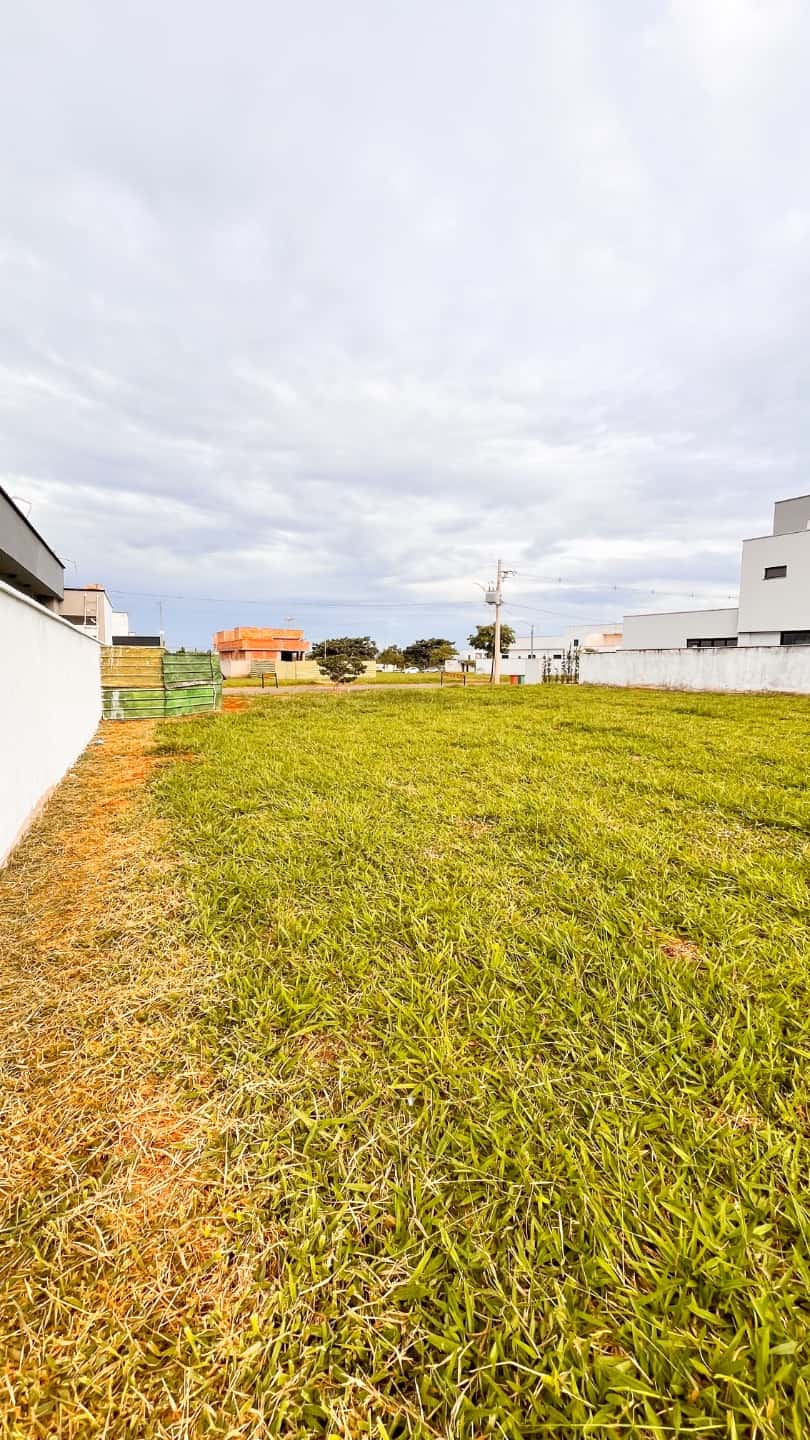 Lote 372m² plano no Terras Alpha I – perto da portaria